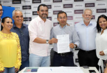 Após 40 anos de espera, governador Wanderlei Barbosa entrega à prefeitura de Araguaína projeto de regularização fundiária de um dos bairros mais antigos da cidade