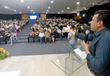 Governo do Tocantins participa da abertura da Conferência Nacional de Educação e reafirma compromisso do Estado com os professores