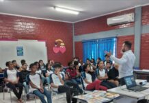 Roda de conversa com o poeta André Goveia movimenta escola municipal em Gurupi