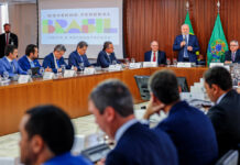 Governador Wanderlei Barbosa assina Carta de Brasília e vê com otimismo pautas apresentadas ao presidente Lula