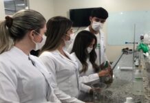 Alunos de Medicina da UnirG produzem e doam repelente natural em Paraíso do Tocantins