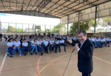 Roda de Conversa com o escritor Zacarias Martins movimenta o Dia D da Leitura no Colégio Militar de Cristalândia