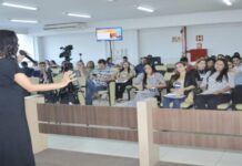 Caravana lota Câmara Municipal de Gurupi de artistas, vereadores e gestores municipais