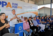 Na Consulta Pública do PPA em Colinas, o governador em exercício, Laurez Moreira, destaca a importância da população na construção de um planejamento de Governo