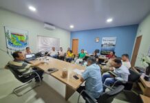 Prefeito Manoel Silvino dialoga com a comissão do PCCR o reajuste salarial dos professores de Tocantínia