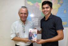 Lançamento de livro com resenhas literárias movimenta acadêmicos de Geografia da UFN