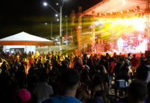 Praia Pôr do Sol recebe grande público no show de abertura da temporada de praia em Tocantínia