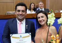 Alline Moreira recebe Título de Mulher Cidadã pela Assembleia Legislativa do Tocantins