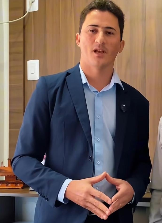 22c83590-158f-4f8e-8f07-8a7249353adc