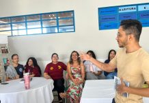 Poeta Vinícius Martins é lança novo livro no Centro de Ensino Médio de Gurupi