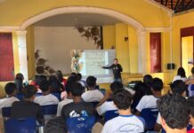 Escola de Tocantínia promove roda de conversas literárias com o escritor Zacarias Martins